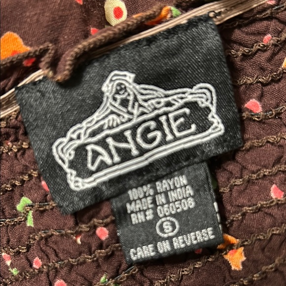 Angie - Picture 5 of 5